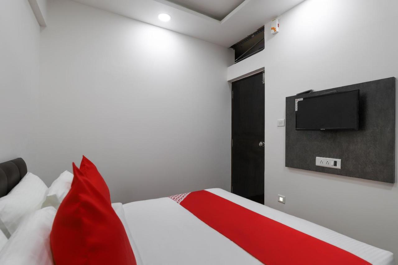 Oyo 40139 Hotel Peradiot Ahmedabad Eksteriør billede