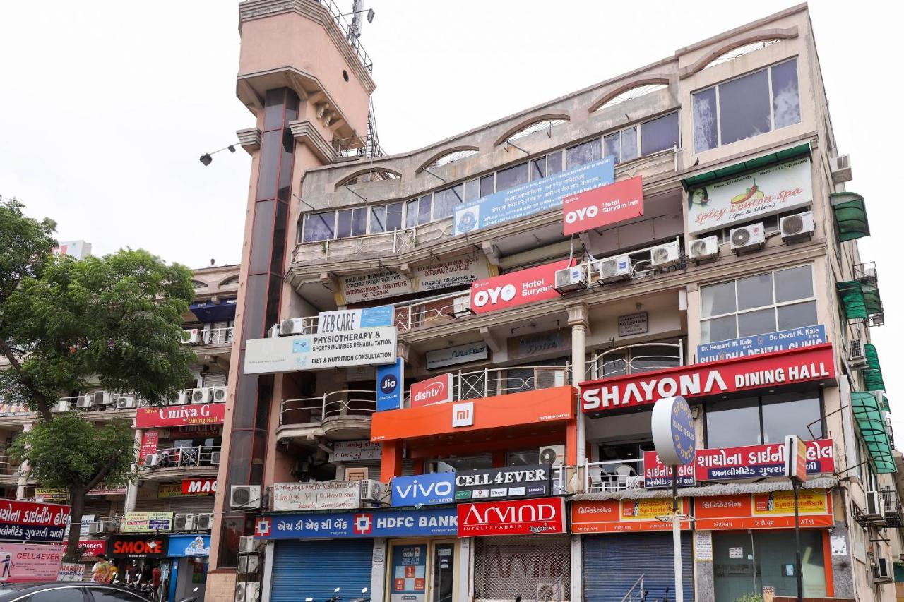 Oyo 40139 Hotel Peradiot Ahmedabad Eksteriør billede