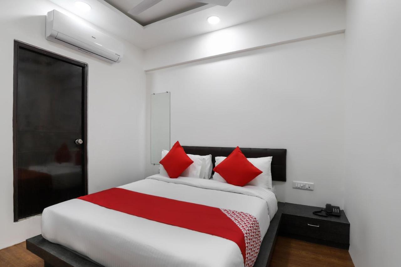 Oyo 40139 Hotel Peradiot Ahmedabad Eksteriør billede