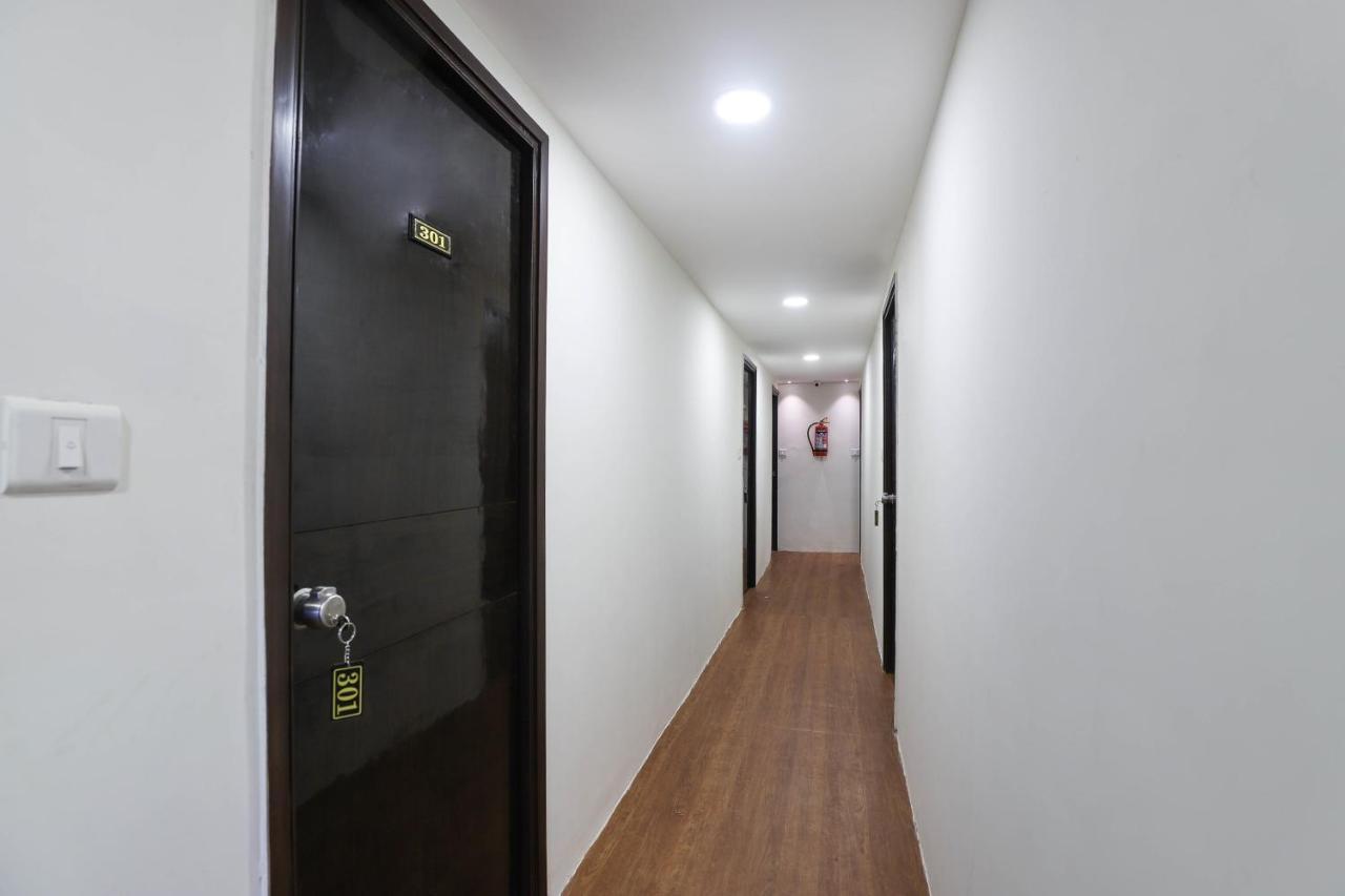 Oyo 40139 Hotel Peradiot Ahmedabad Eksteriør billede