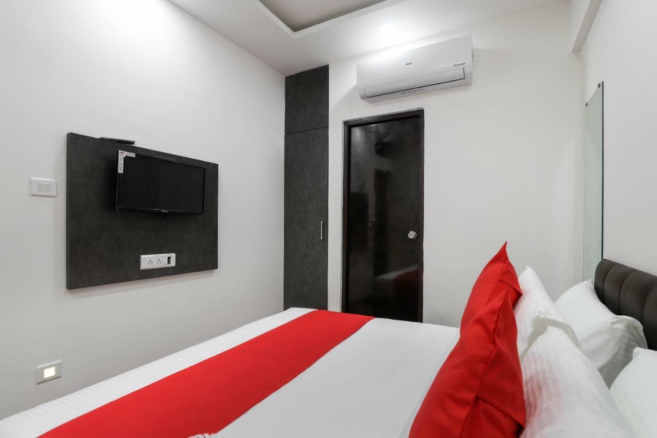 Oyo 40139 Hotel Peradiot Ahmedabad Eksteriør billede